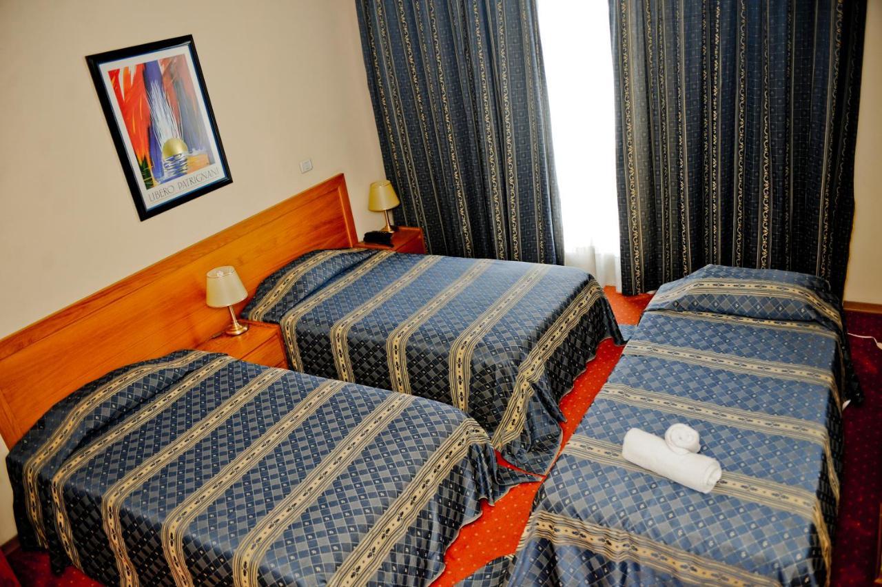 Hotel Doro City Тирана Екстер'єр фото