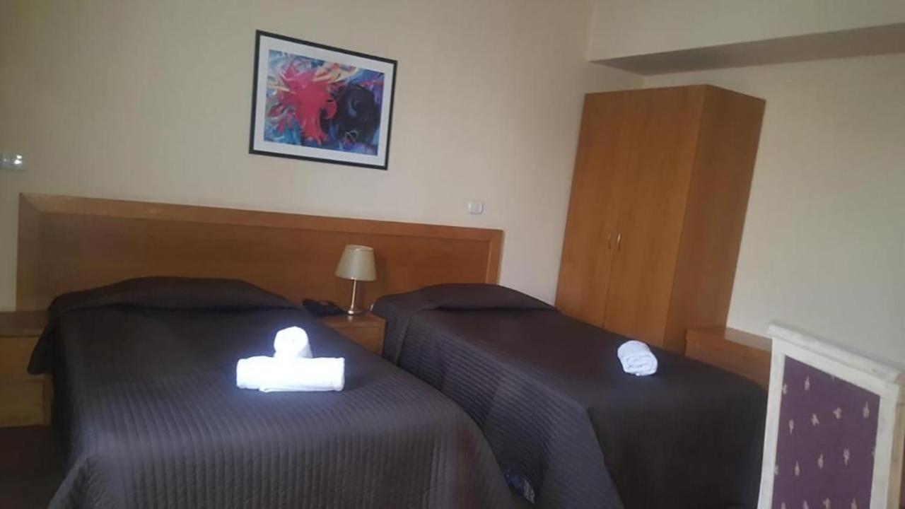 Hotel Doro City Тирана Екстер'єр фото