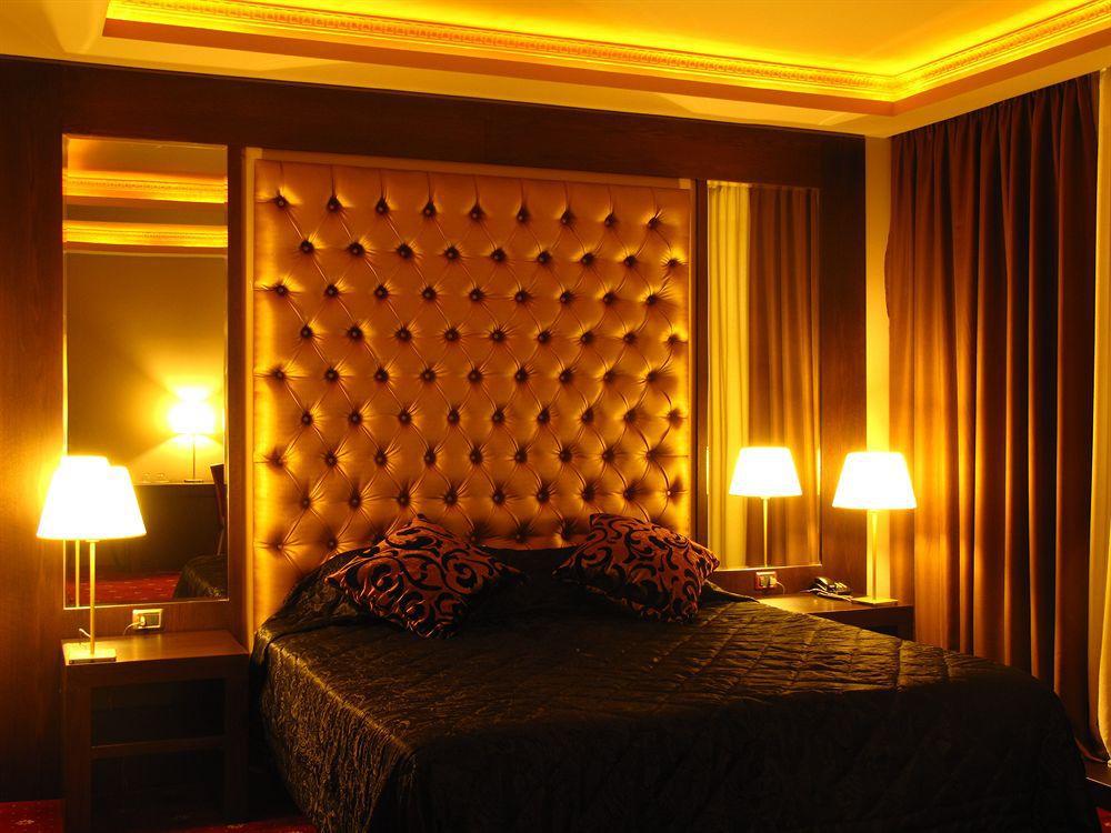 Hotel Doro City Тирана Екстер'єр фото