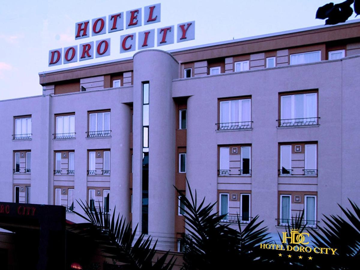 Hotel Doro City Тирана Екстер'єр фото