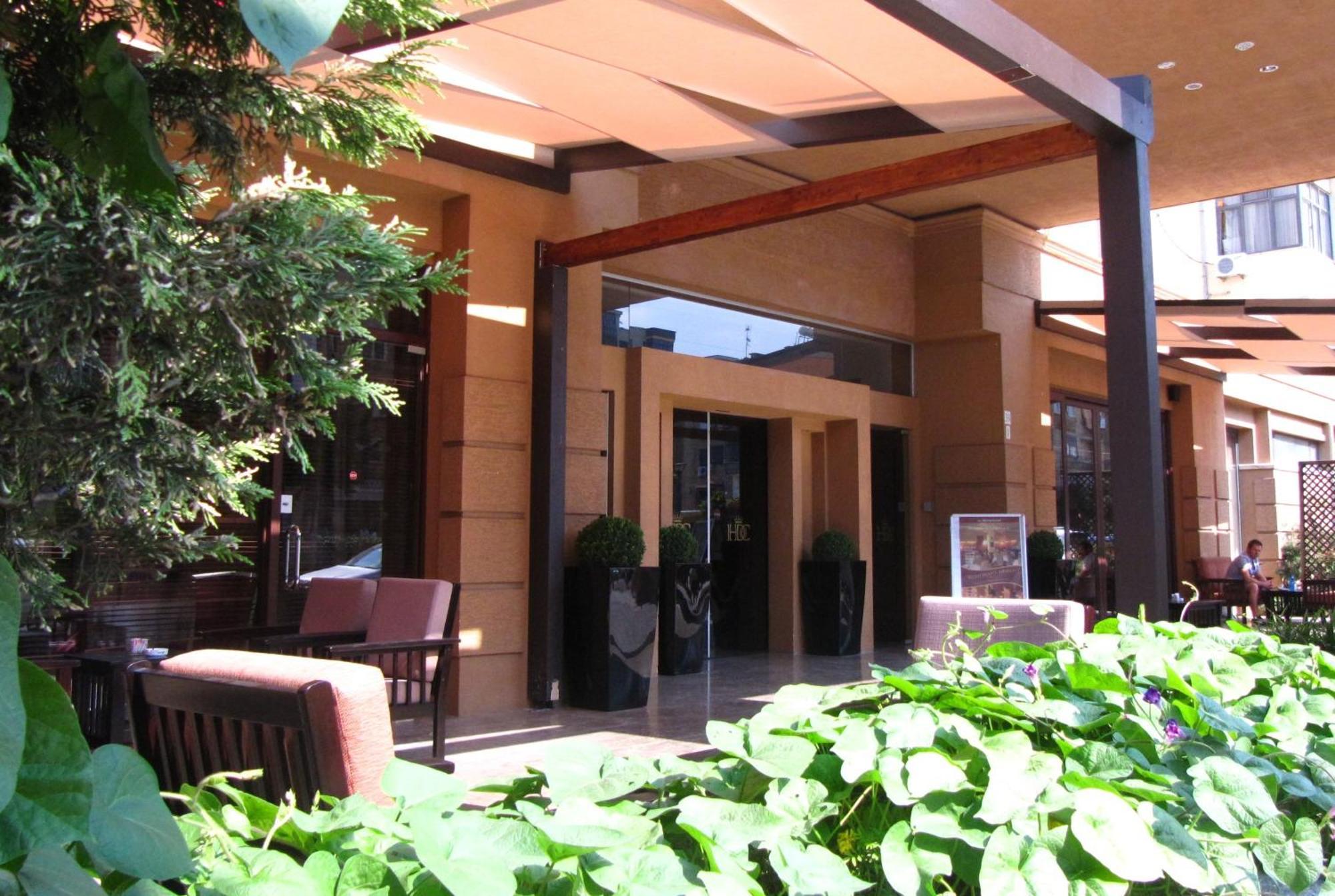 Hotel Doro City Тирана Екстер'єр фото