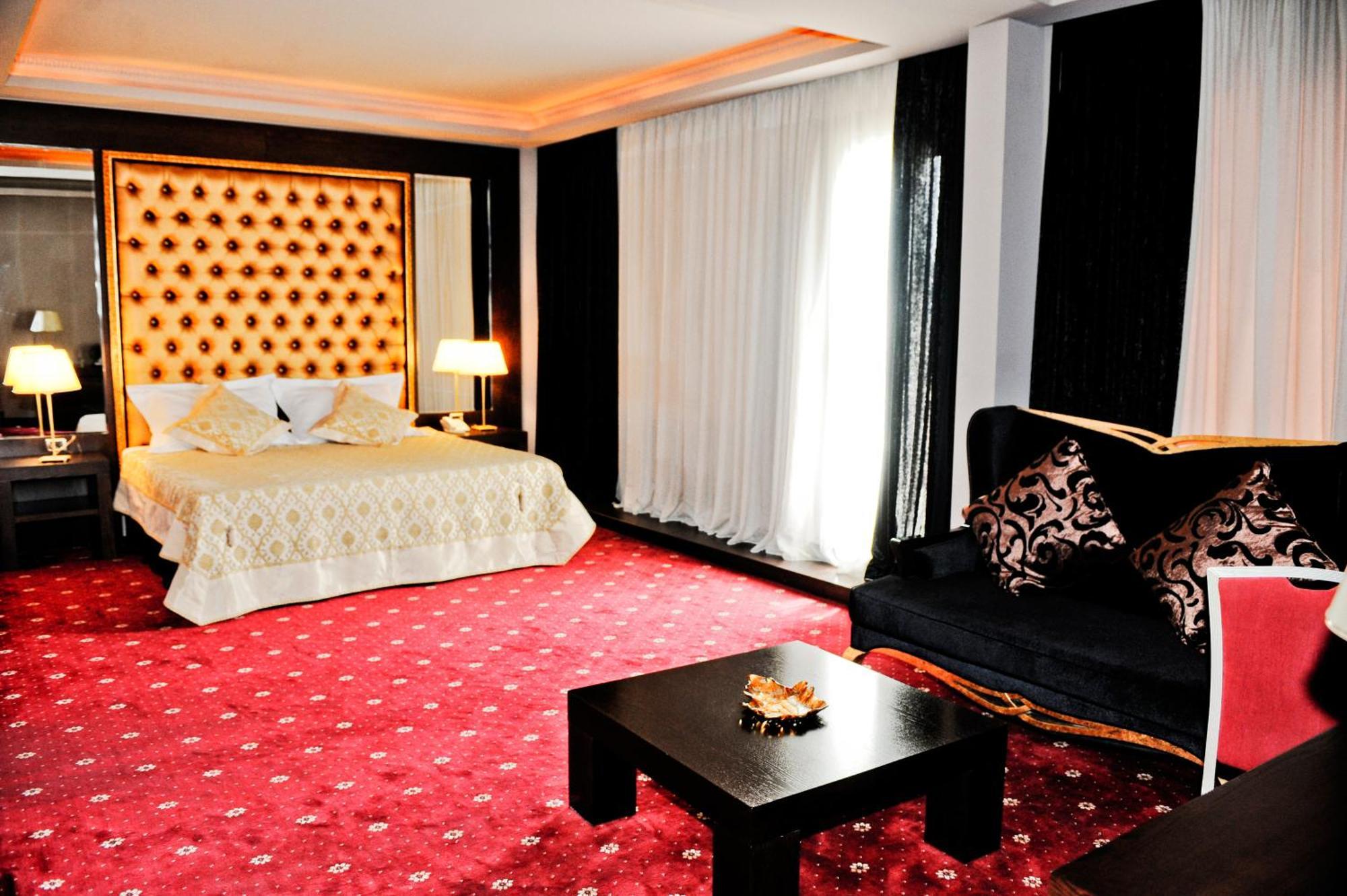 Hotel Doro City Тирана Екстер'єр фото