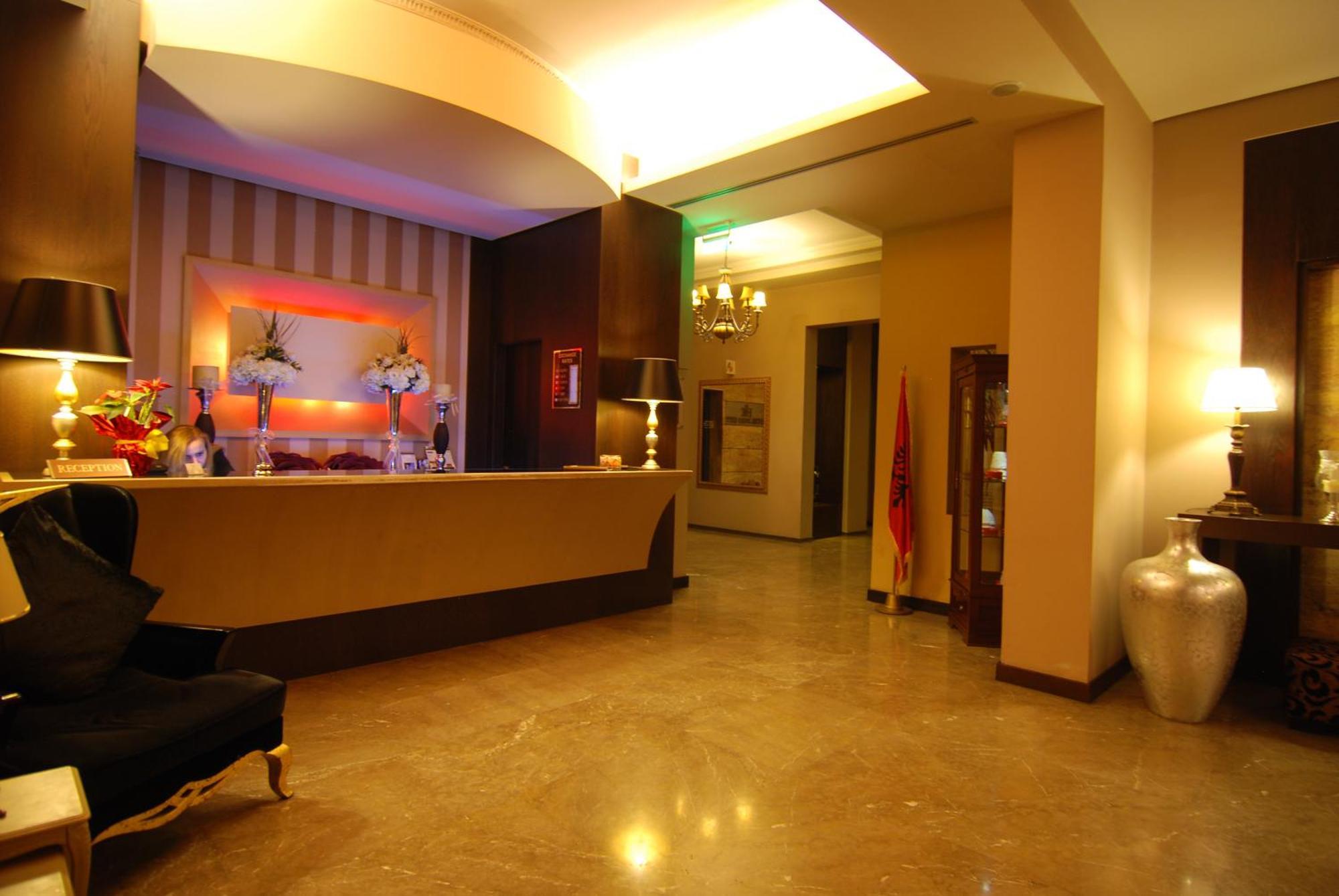 Hotel Doro City Тирана Екстер'єр фото