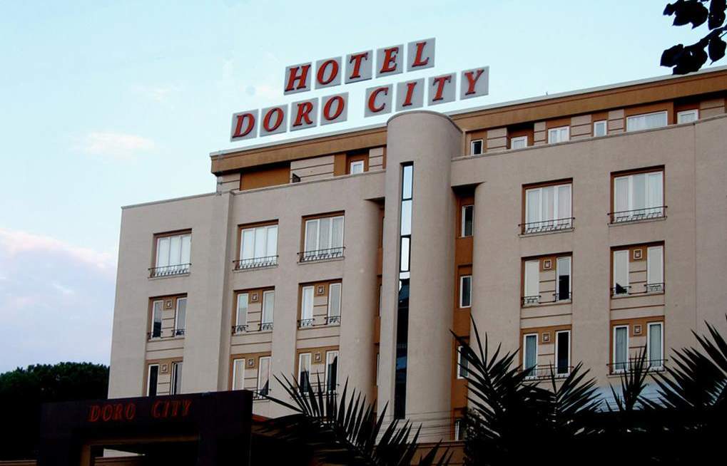 Hotel Doro City Тирана Екстер'єр фото