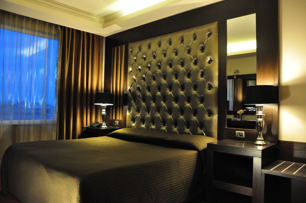 Hotel Doro City Тирана Екстер'єр фото