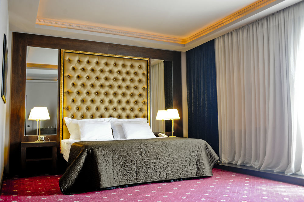 Hotel Doro City Тирана Екстер'єр фото