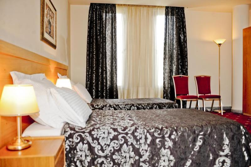 Hotel Doro City Тирана Екстер'єр фото