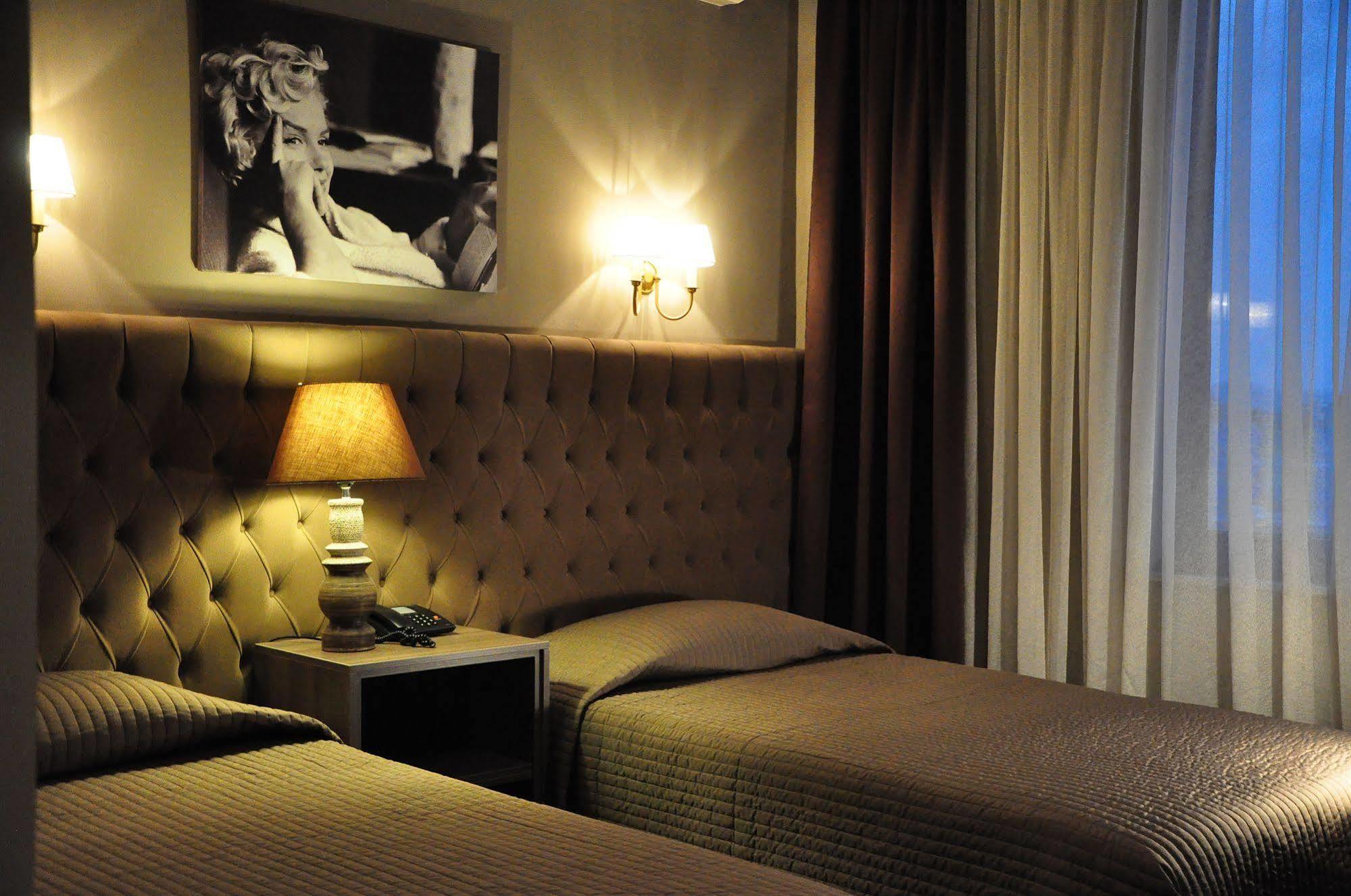 Hotel Doro City Тирана Екстер'єр фото