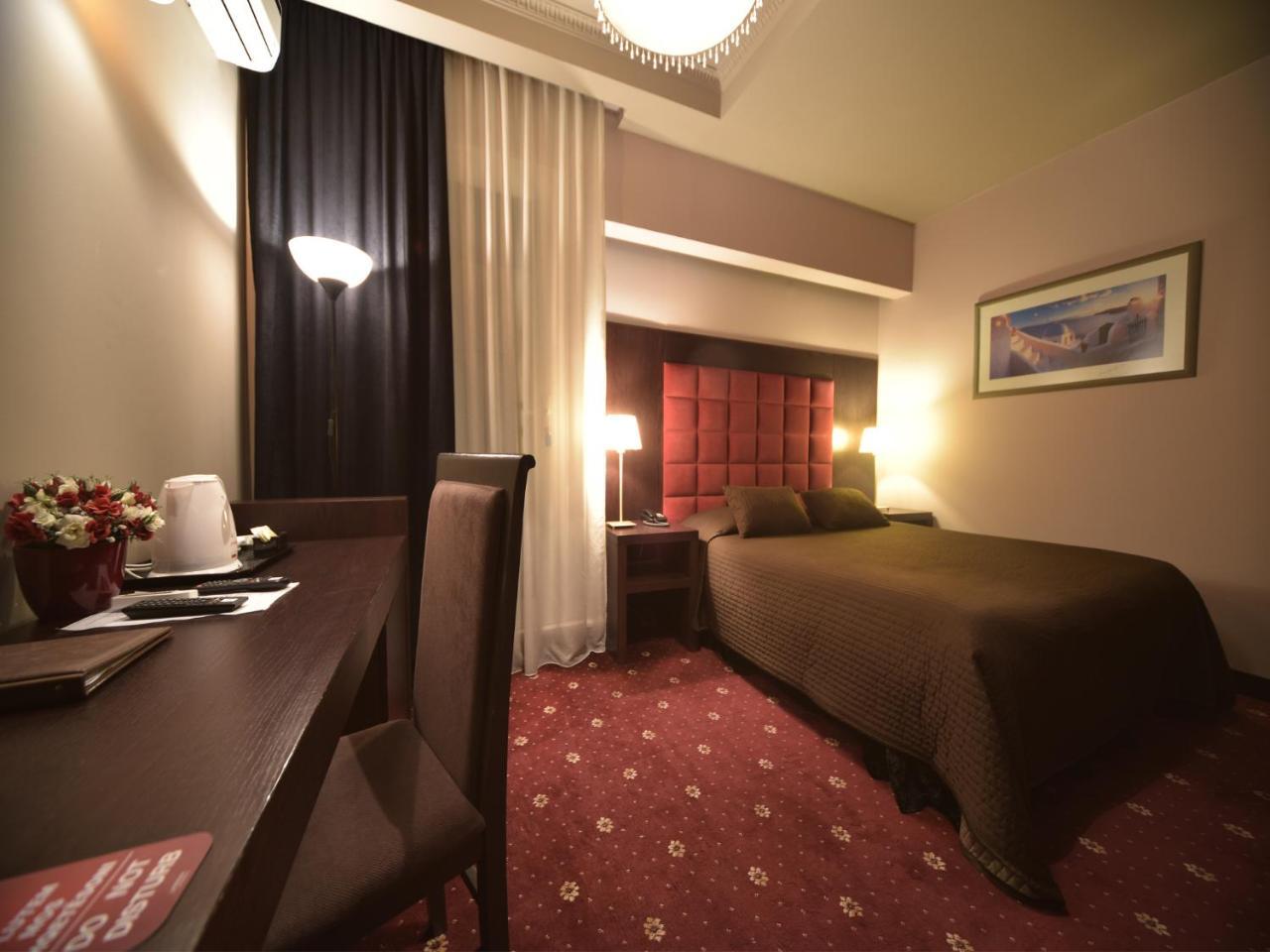 Hotel Doro City Тирана Екстер'єр фото
